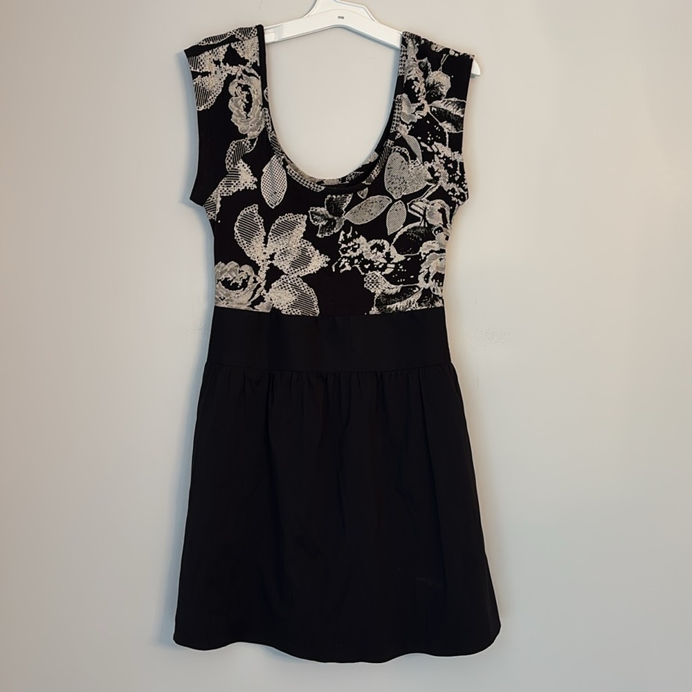 Express Black and Tan Printed A Line Mini Dress Size 2